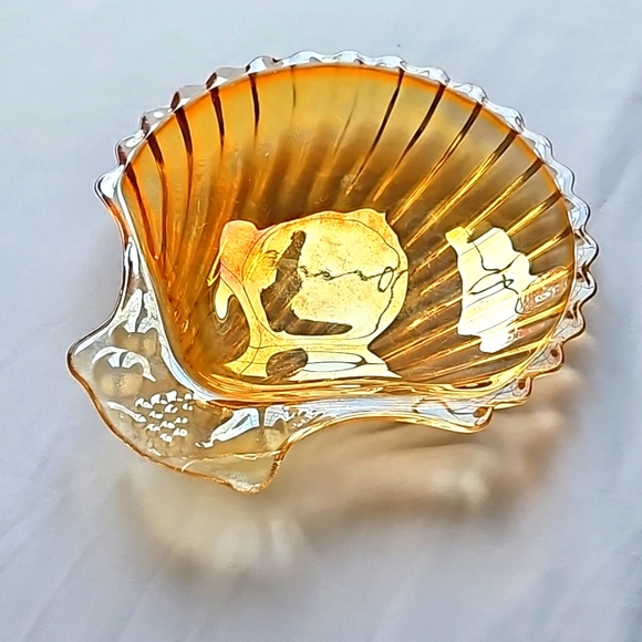 Carnival Glass Sea Shell Trinket Dish - Picture 1 of 5